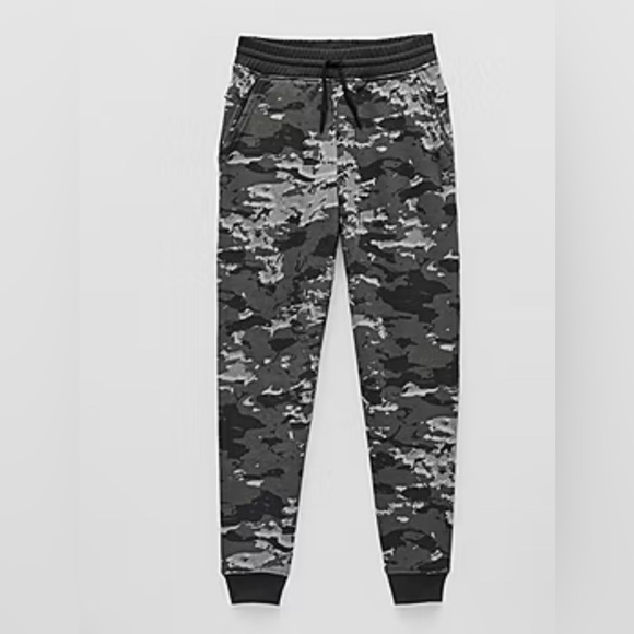 Xersion Other - Xersion Boys Cuffed Mid Rise Regular Fit Fleece Jogger Pant in black camo sz xl